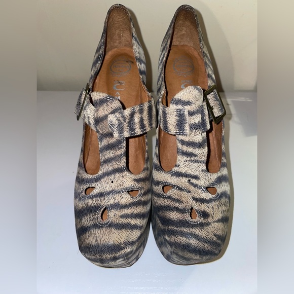 Jeffrey Campbell Tee-Off Beige Black Zebra - Picture 10 of 11